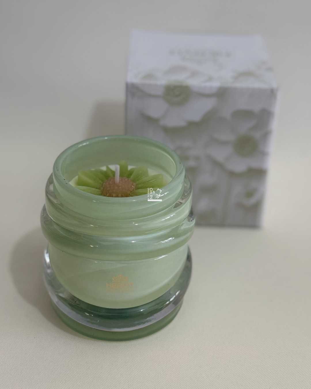 Candela Profumata Daisy Oud Verde | HERVIT Creations