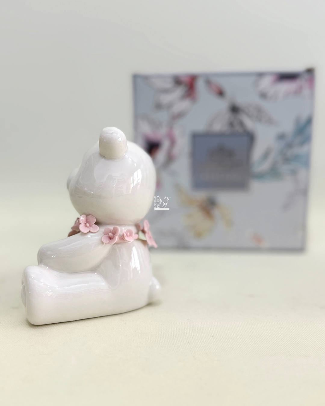 Orsetto Bianco con fiori Rosa | HERVIT Creations