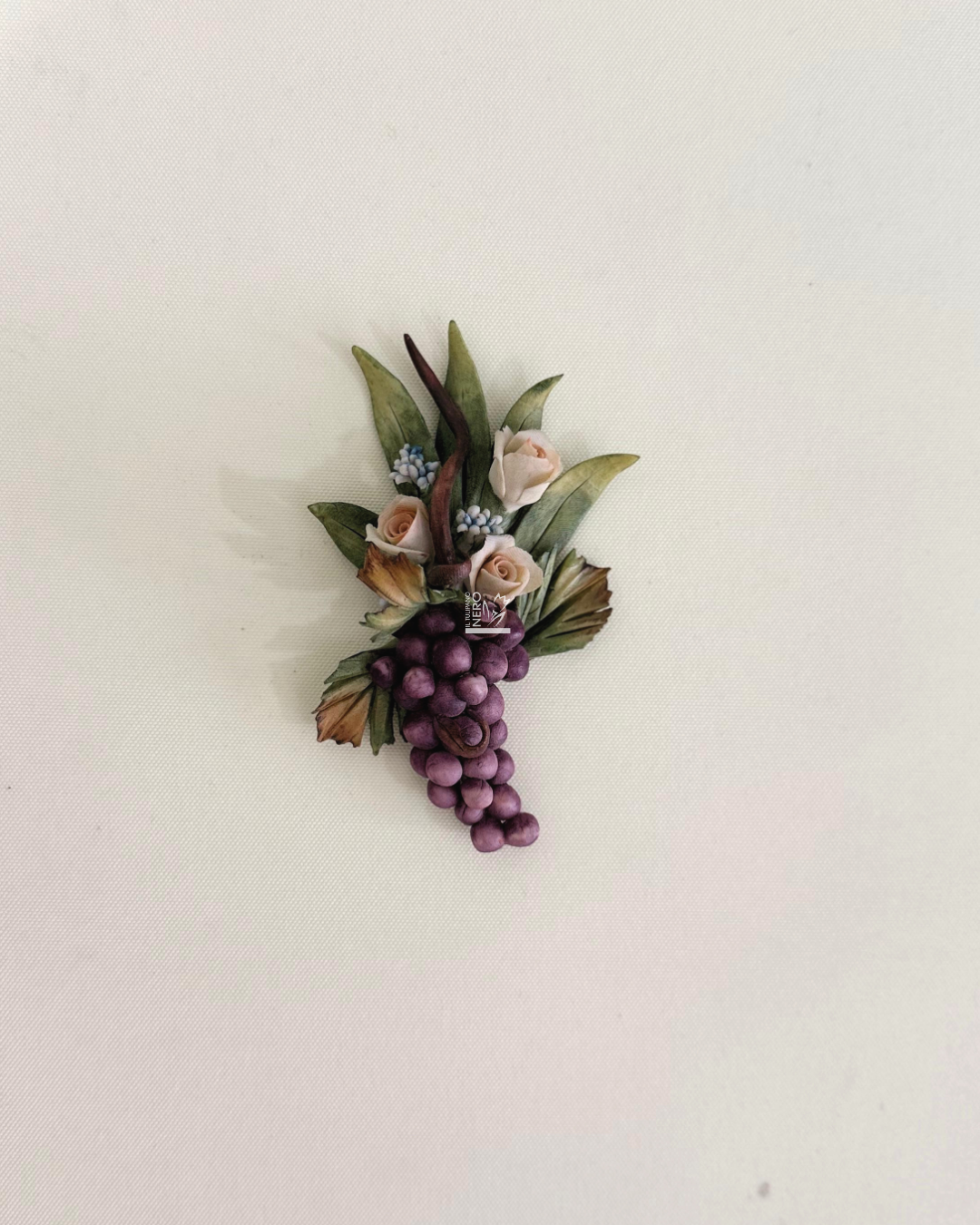 Tralcio con Uva e Rose | Capodimonte