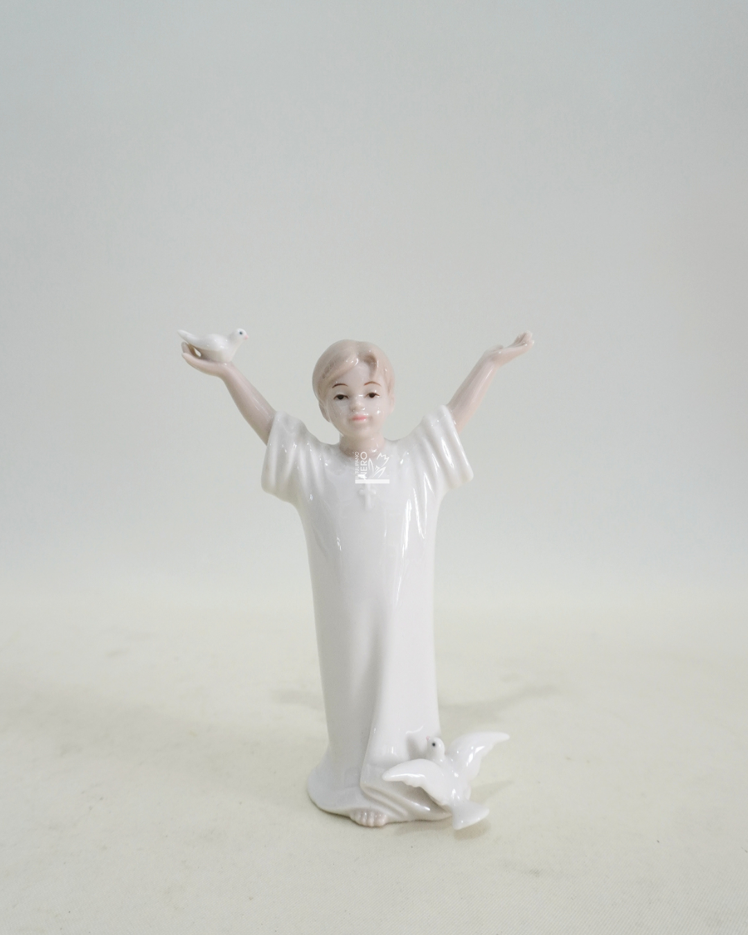 Bambino con Colombe Porcellana | Royal Class-HERVIT
