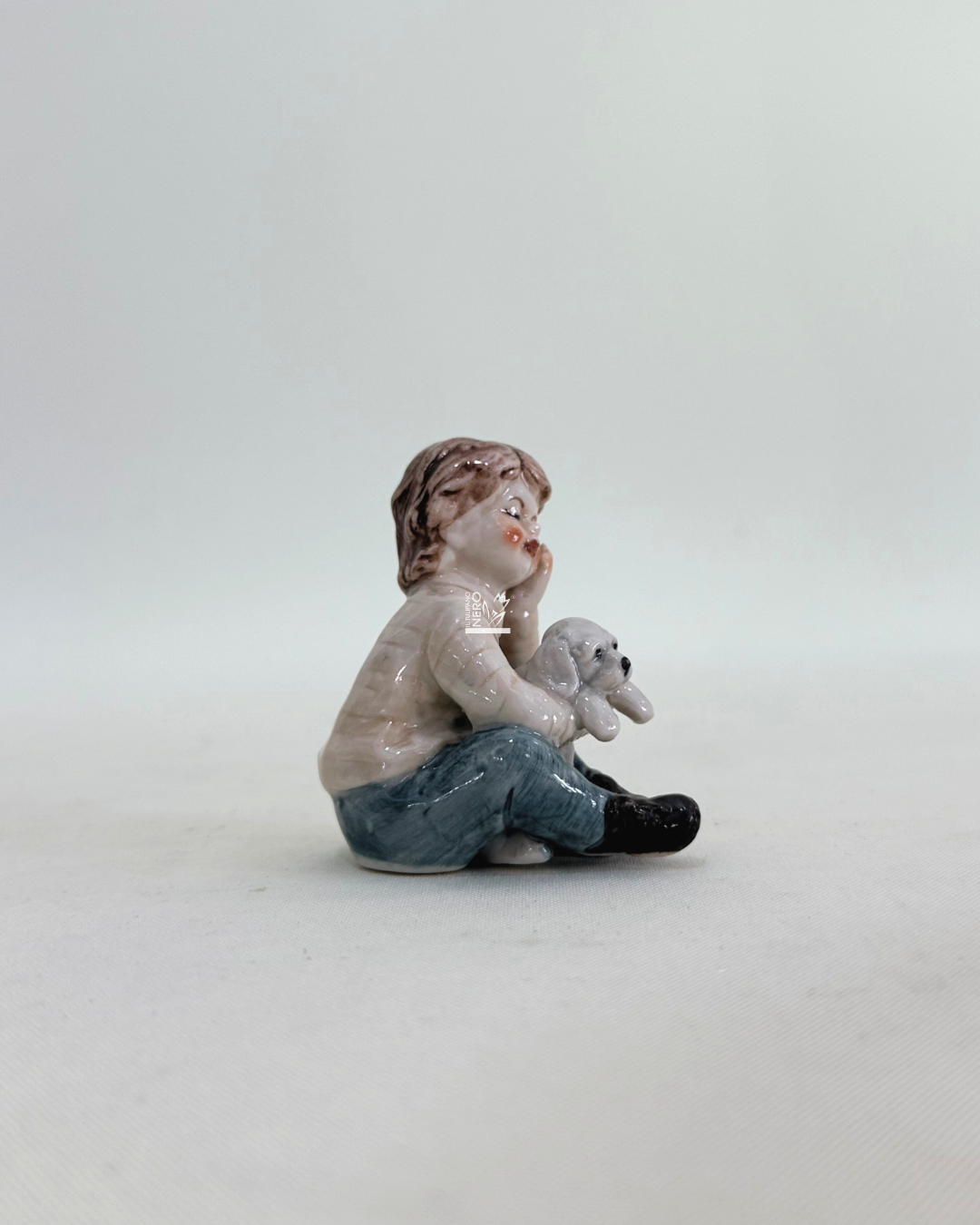 Bambino Seduto con Cane | PABEN