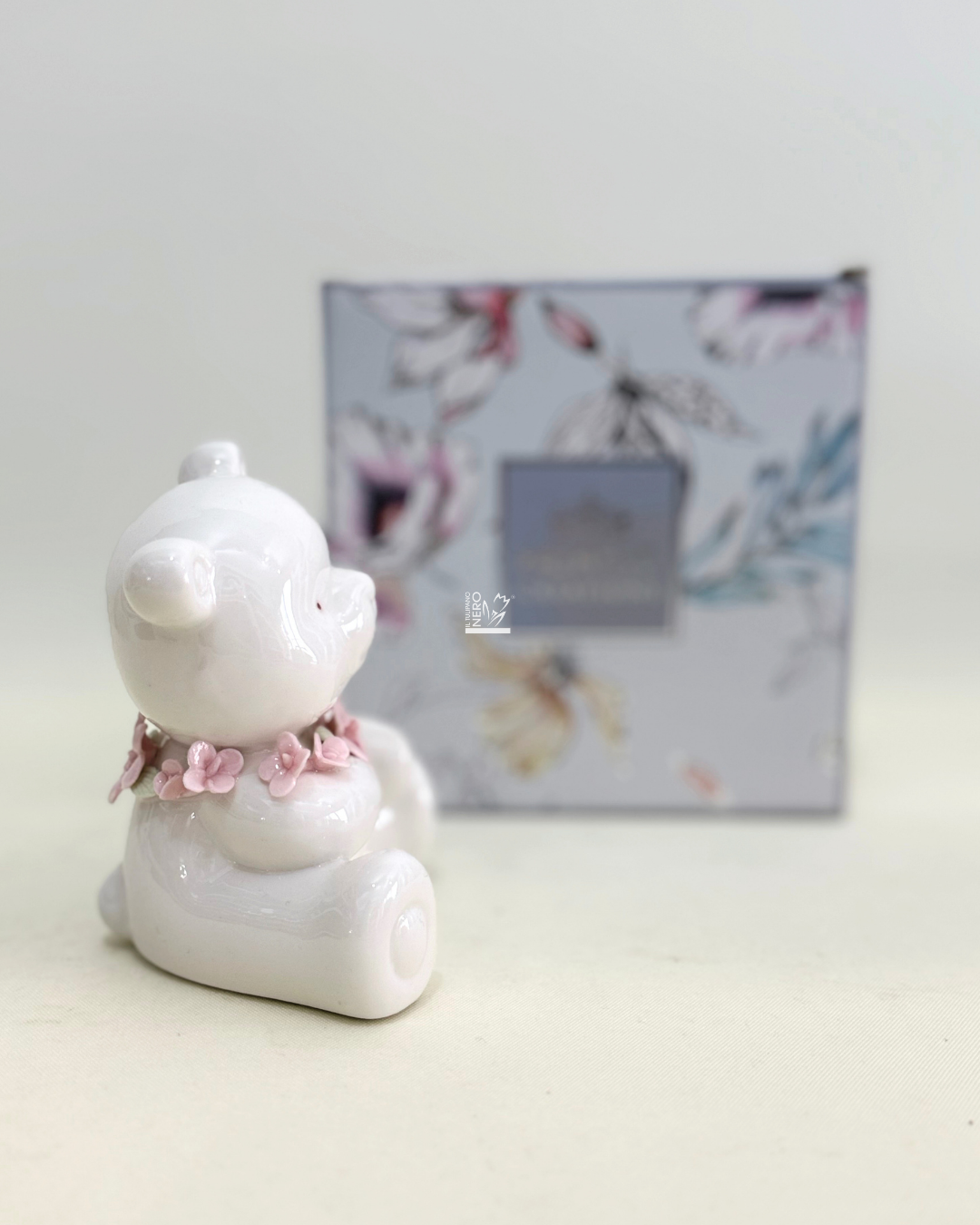 Orsetto Bianco con fiori Rosa | HERVIT Creations