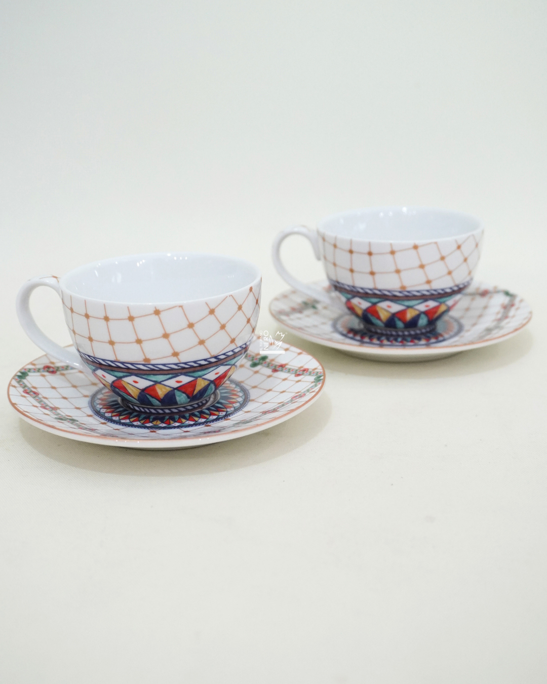 Set di 2 Tazzine con Piattino Trinacria | HENRIETTE