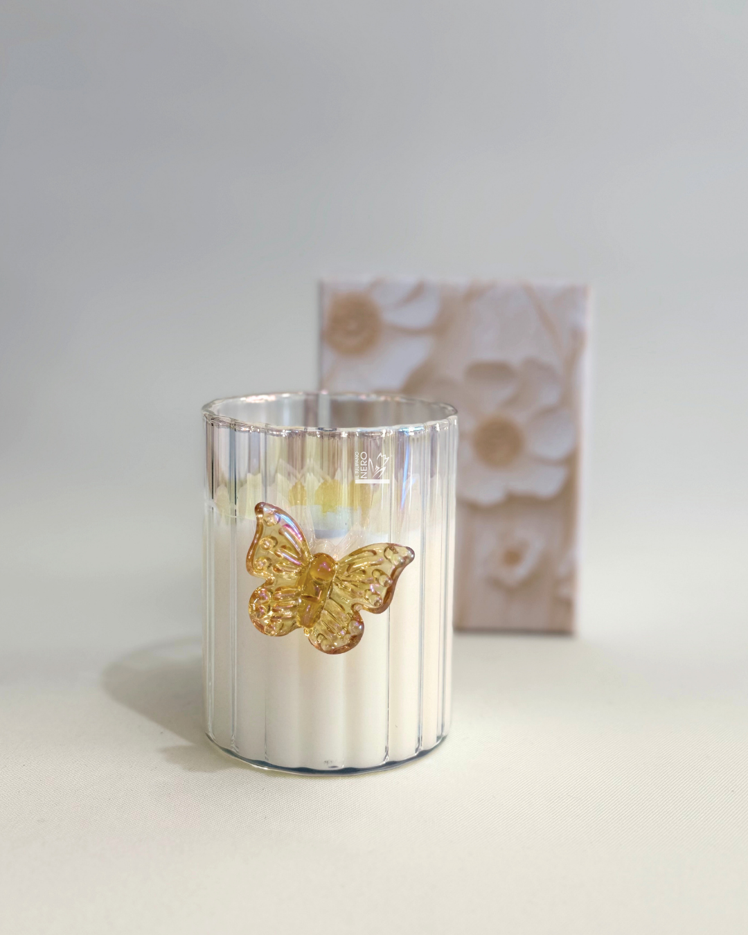 Candela Profumata Daisy J'adore Farfalla Ambra | HERVIT Creations