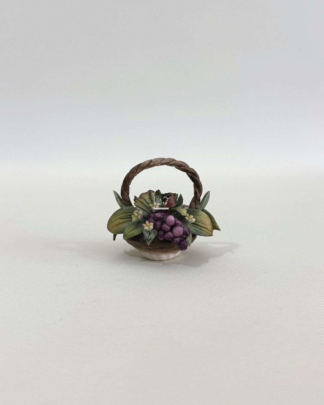 Cestino Ovale con Uva e Fiori | Capodimonte